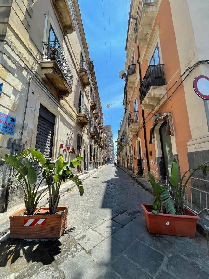 Gli Appartamenti Di Agata Catania Luaran gambar
