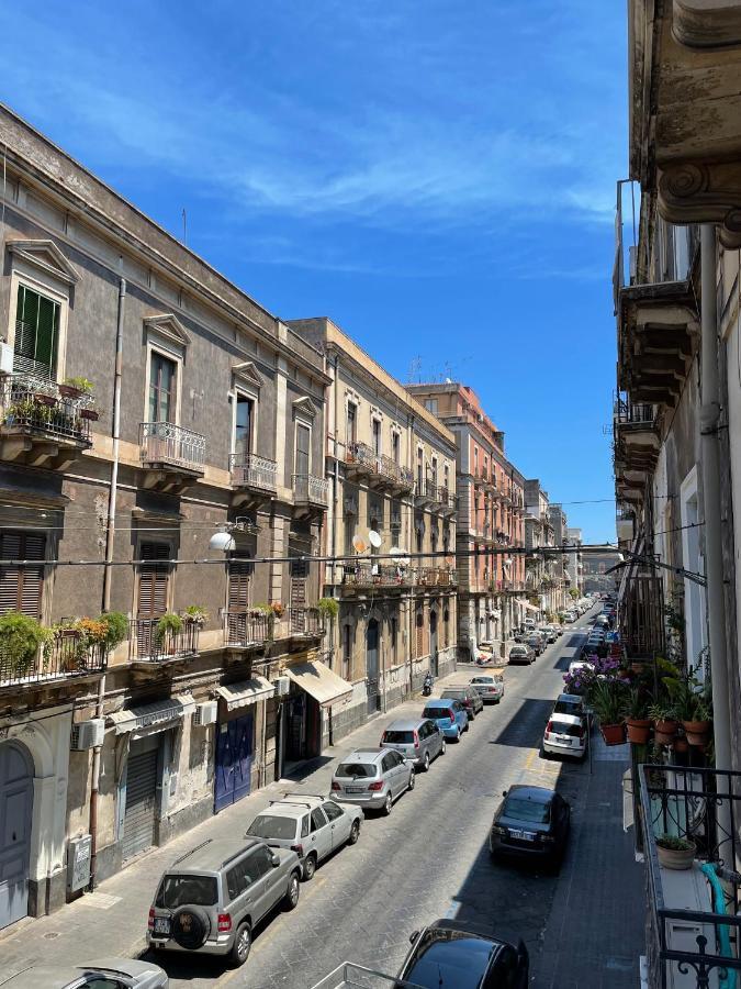 Gli Appartamenti Di Agata Catania Luaran gambar