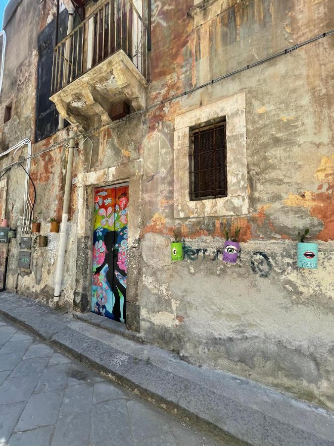 Gli Appartamenti Di Agata Catania Luaran gambar