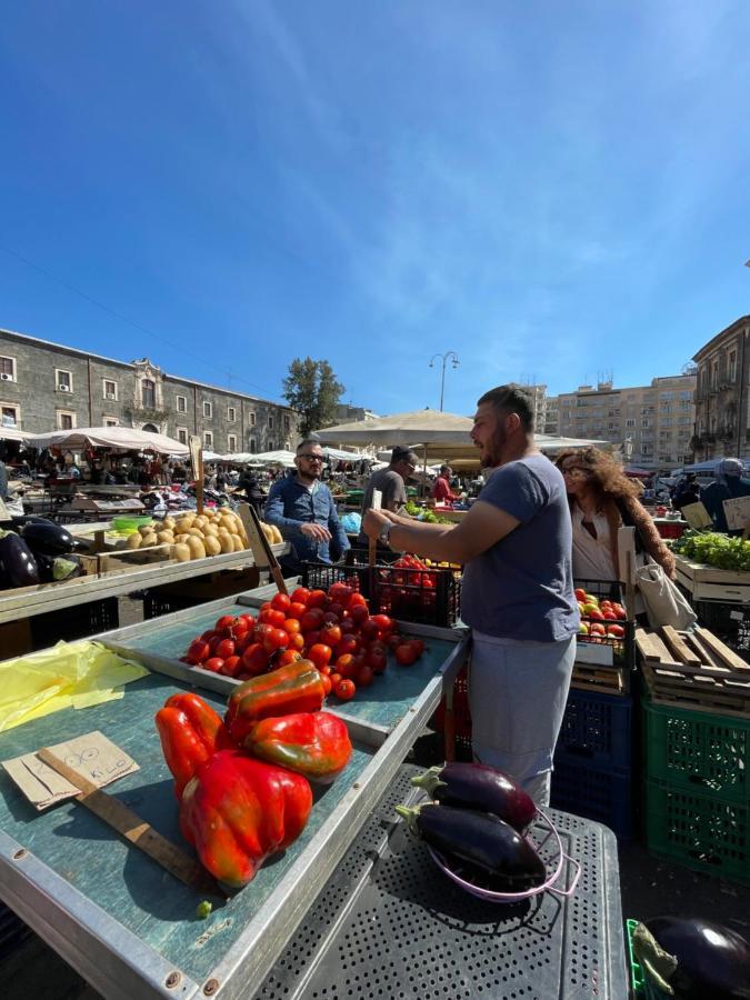 Gli Appartamenti Di Agata Catania Luaran gambar